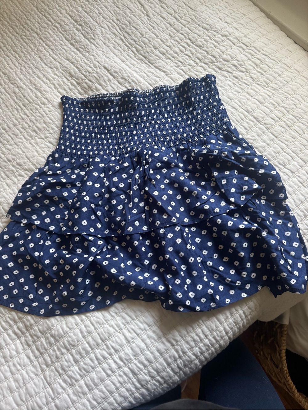 NWT Vineyard Vines Smocked Navy Blue Ruffled Mini Skirt with White Dot Print